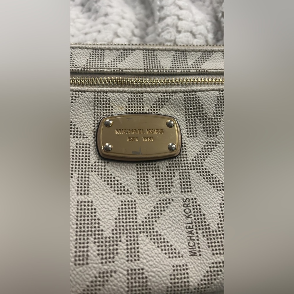 Michael Kors wristlet